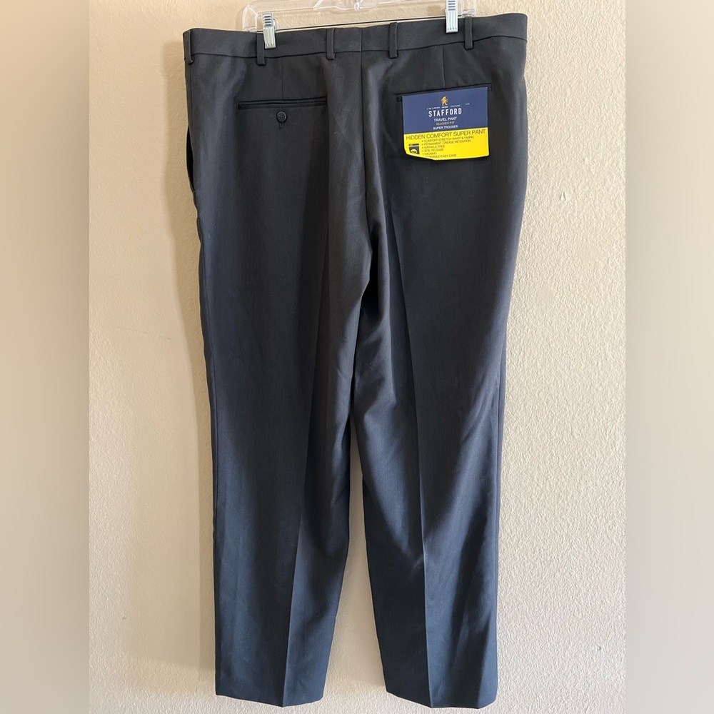 NWT Stafford Classic Fit Men’s Dress Slacks size 40w 30l